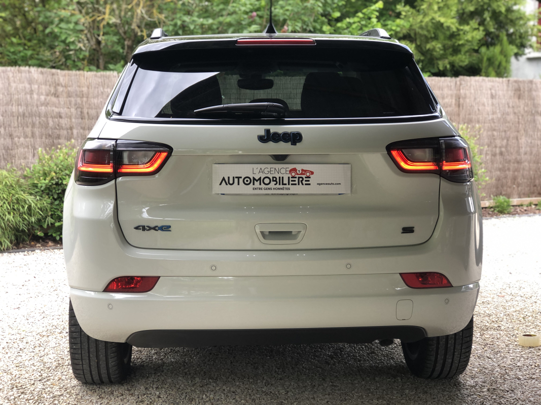 Jeep Compass — 4