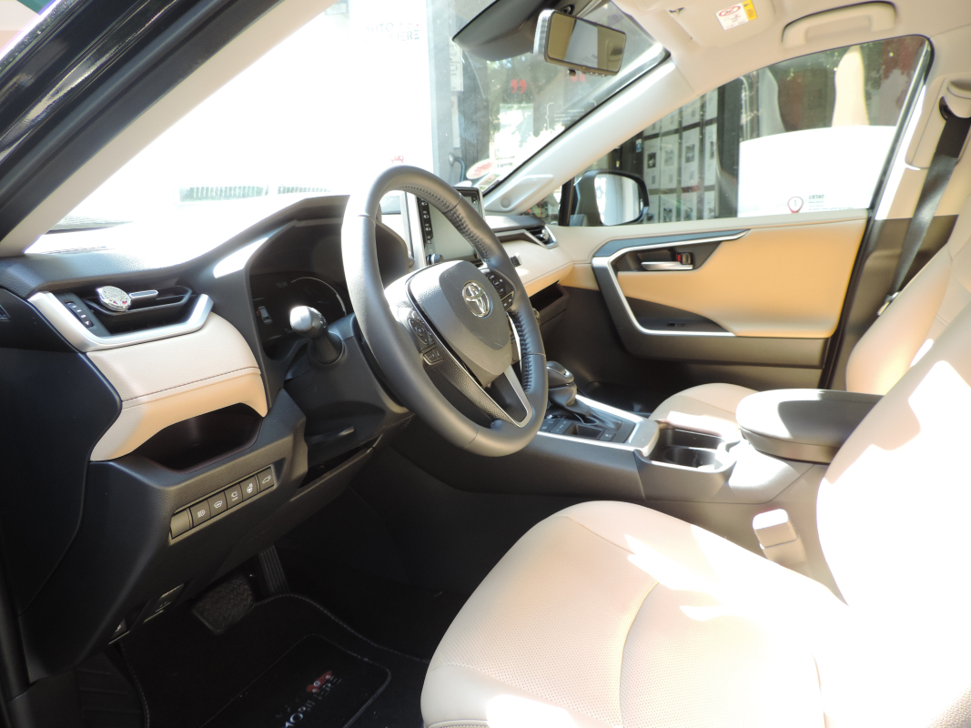 Toyota RAV4 — 12