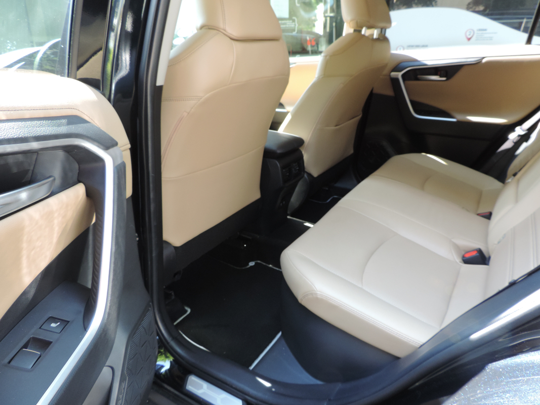 Toyota RAV4 — 14