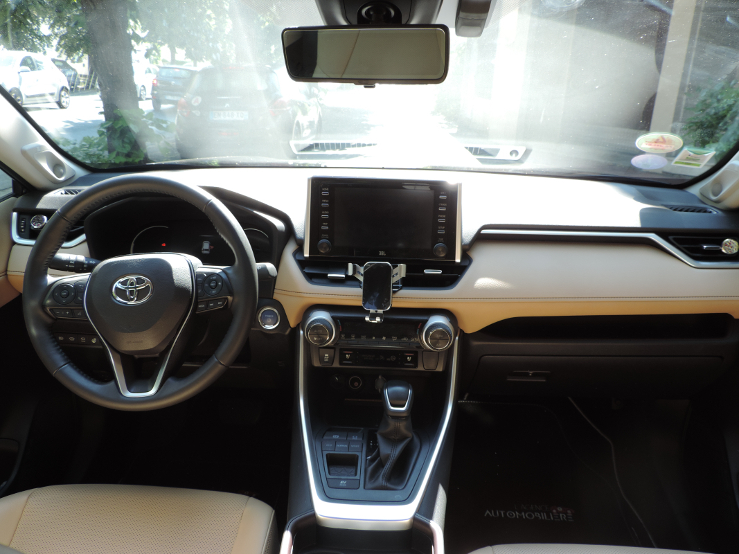 Toyota RAV4 — 16