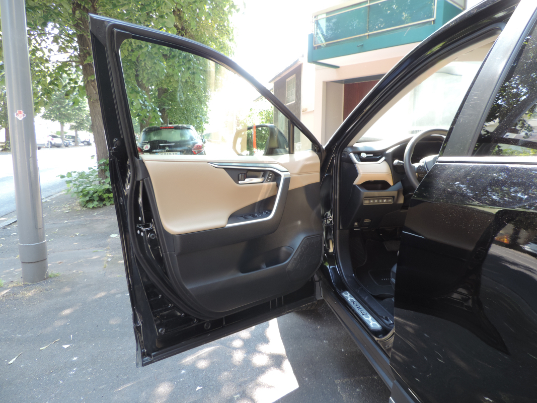 Toyota RAV4 — 32