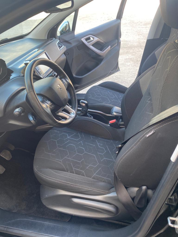 Peugeot 2008 — 11
