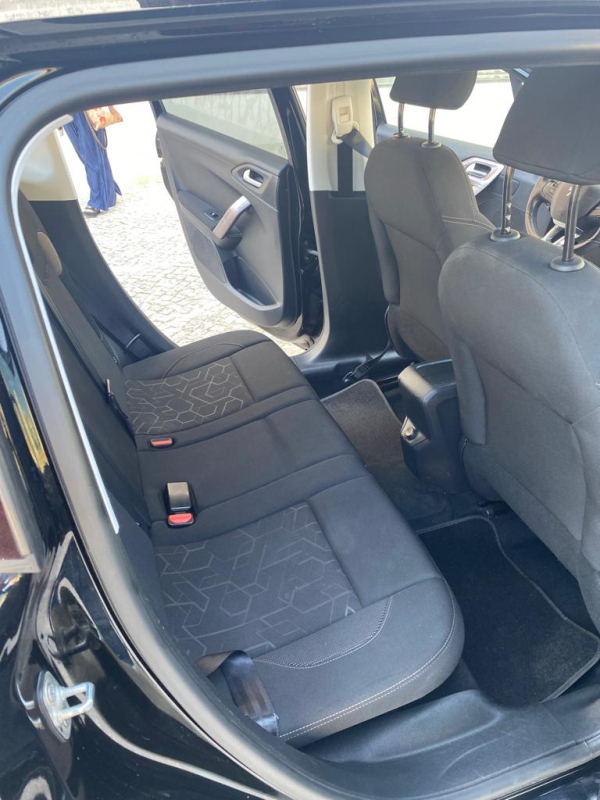 Peugeot 2008 — 14