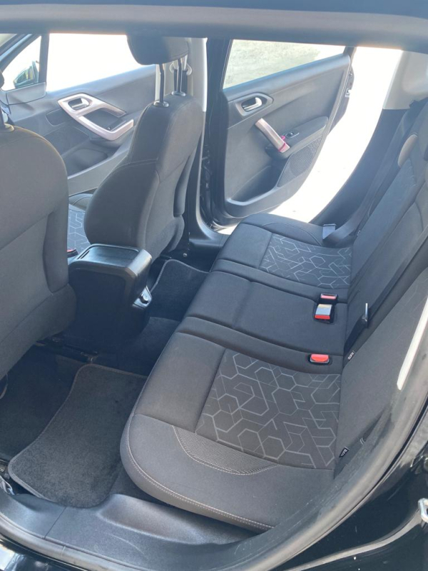 Peugeot 2008 — 15