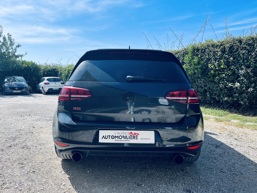 Volkswagen Golf — 13