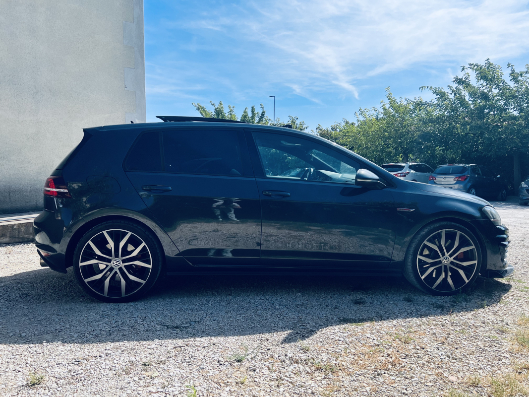 Volkswagen Golf — 15