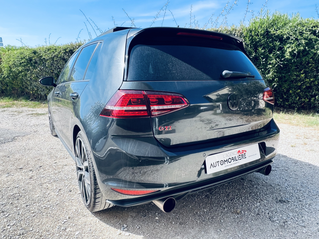 Volkswagen Golf — 12