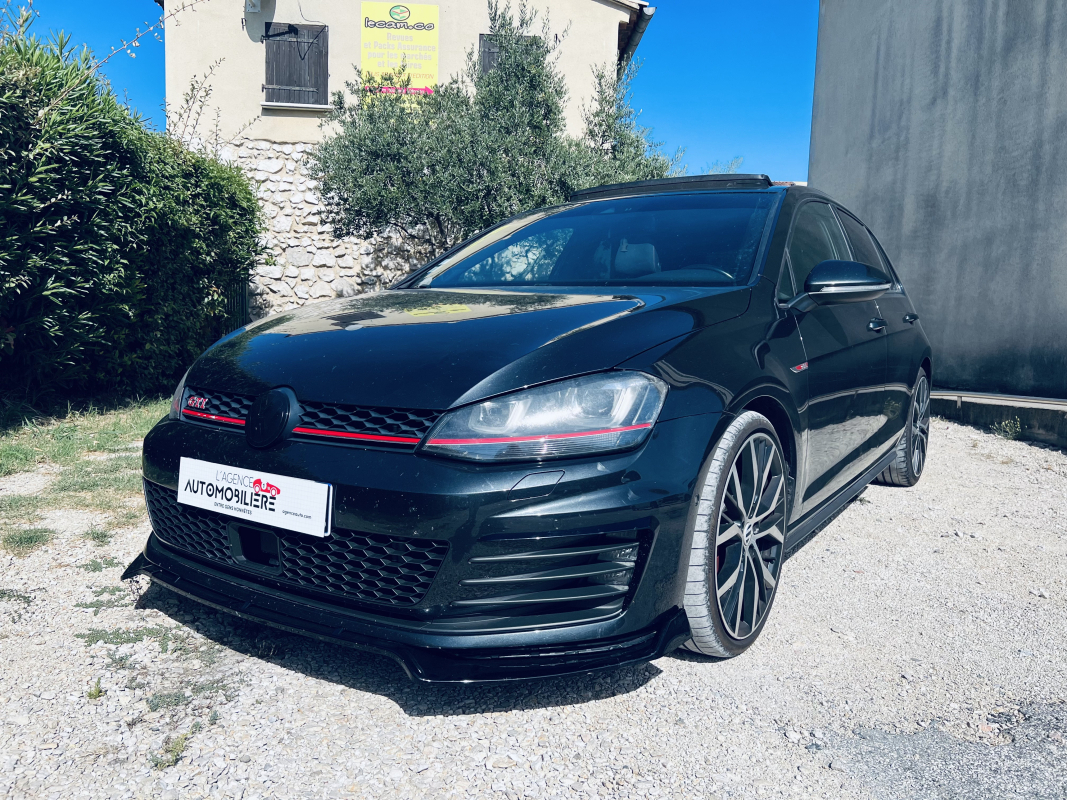 Volkswagen Golf — 2