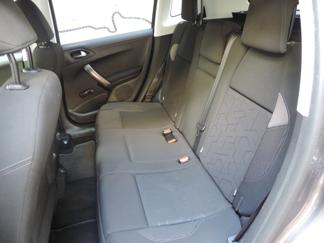 Peugeot 2008 — 15