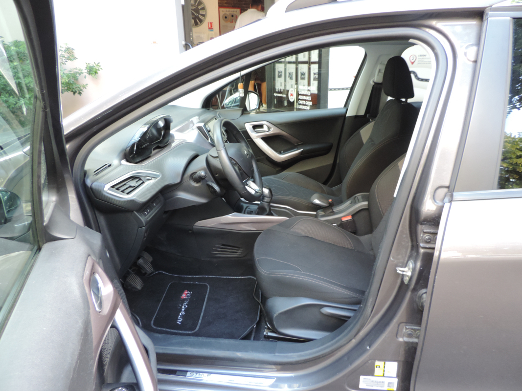 Peugeot 2008 — 12