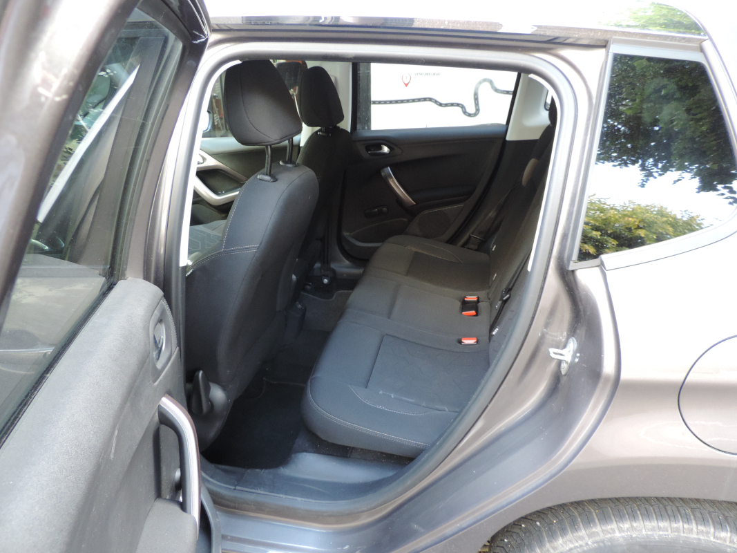 Peugeot 2008 — 14