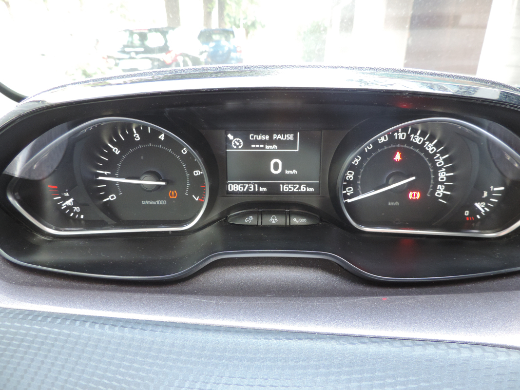 Peugeot 2008 — 17
