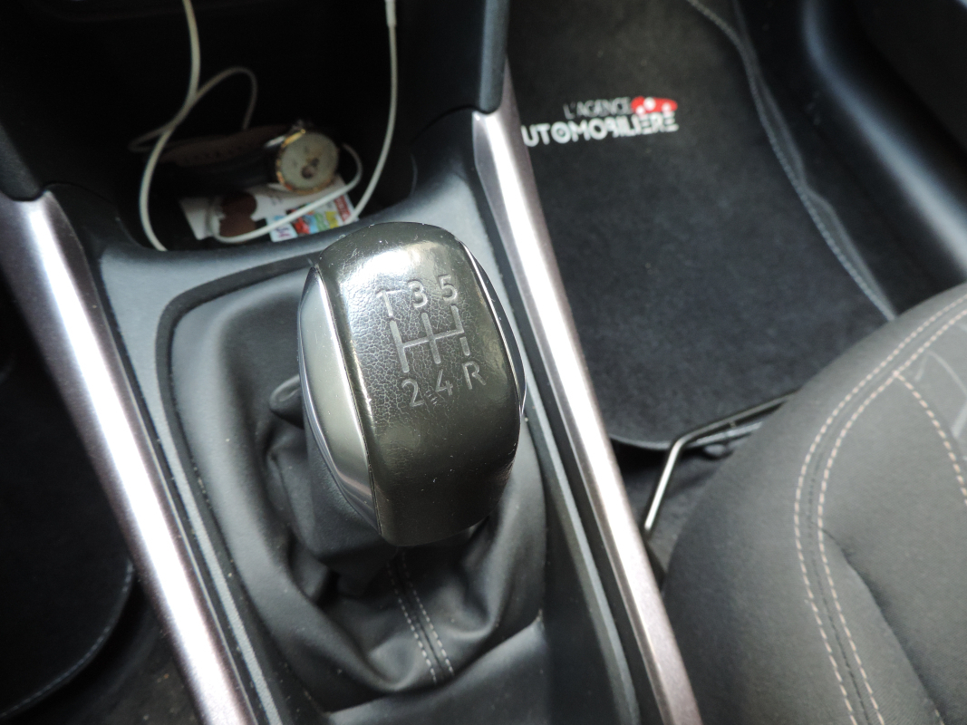 Peugeot 2008 — 24