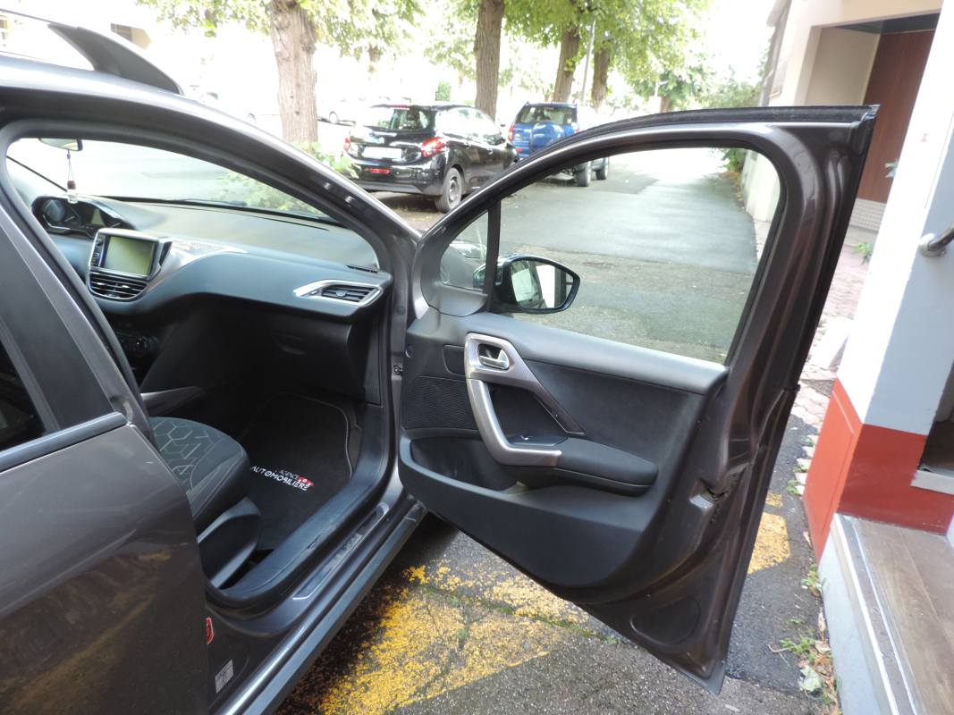 Peugeot 2008 — 25