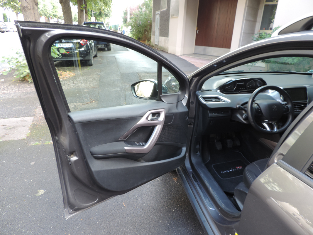 Peugeot 2008 — 26