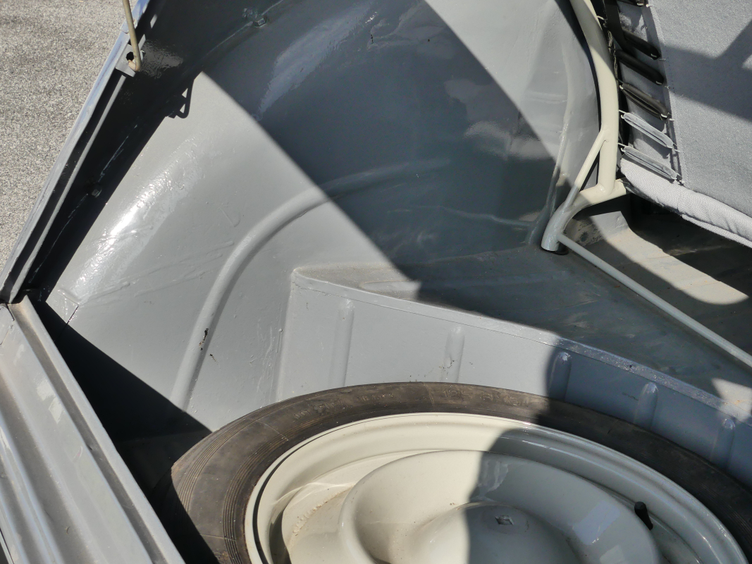 Citroen 2CV — 24