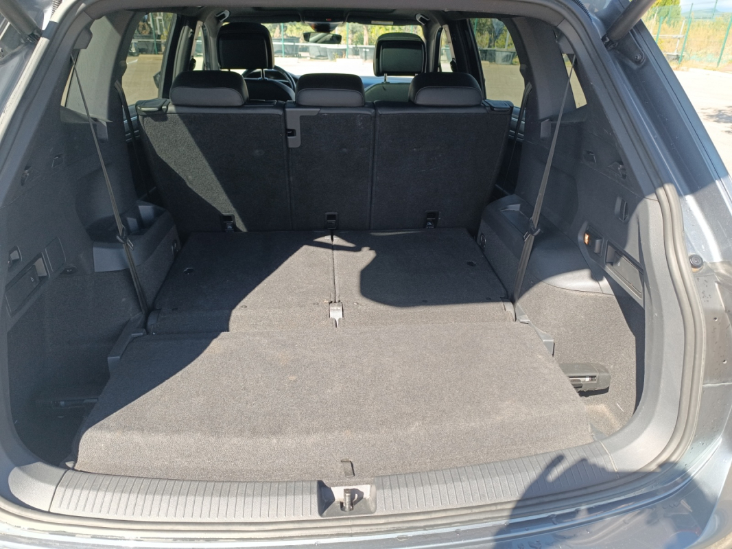 Volkswagen Tiguan Allspace — 12