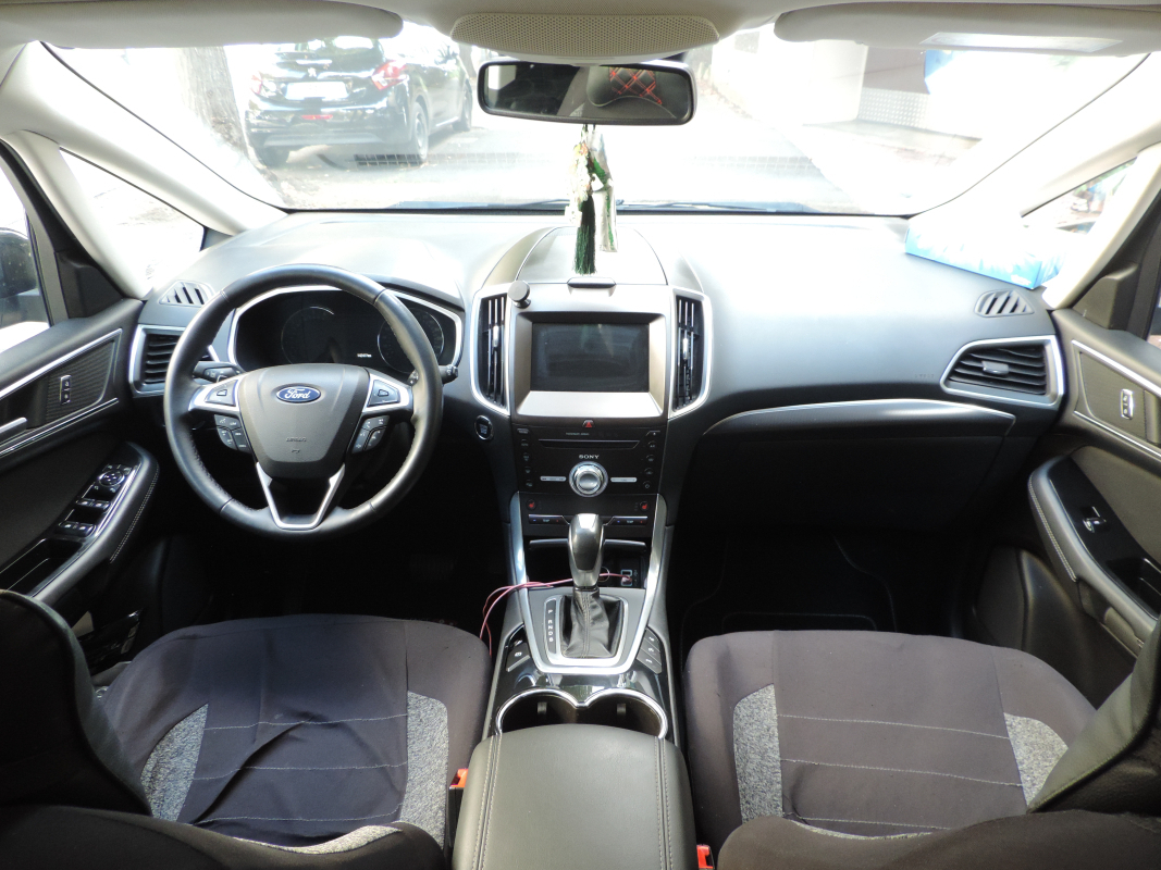 Ford S-Max — 20