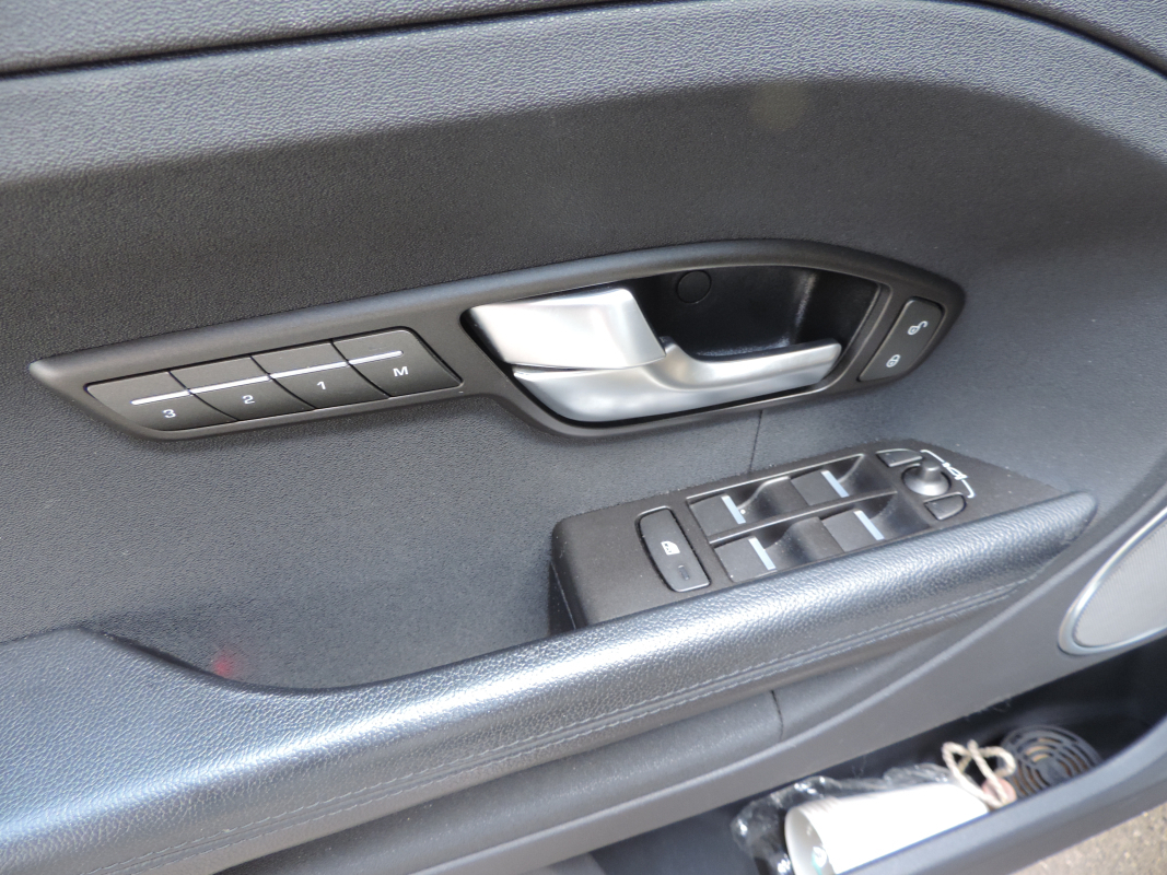 Land Rover Range Rover Evoque — 30