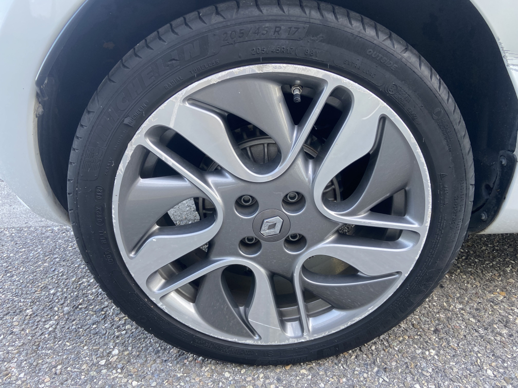 Renault Zoe — 25