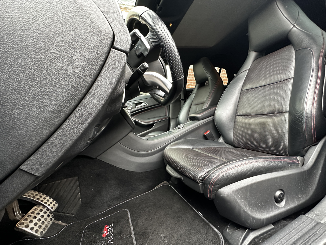 Mercedes Classe CLA — 13