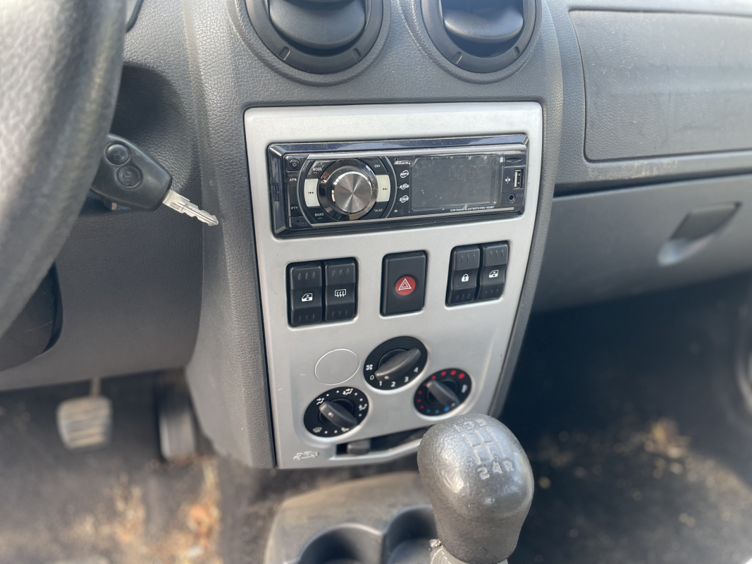 Dacia Logan — 12
