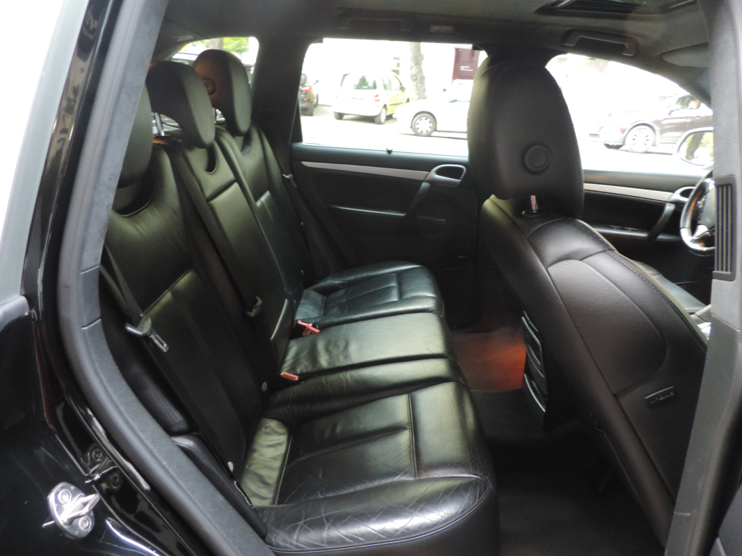 Porsche Cayenne — 10