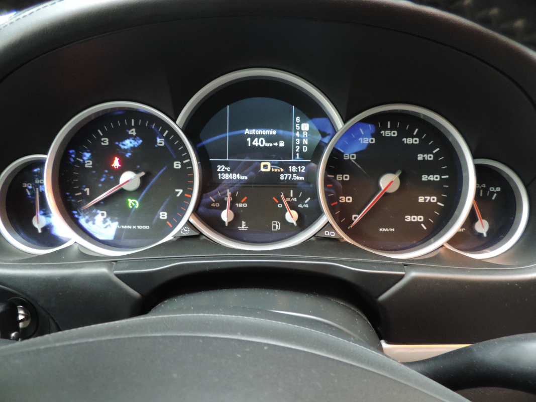 Porsche Cayenne — 18