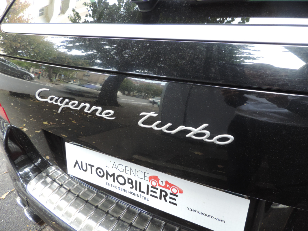 Porsche Cayenne — 32
