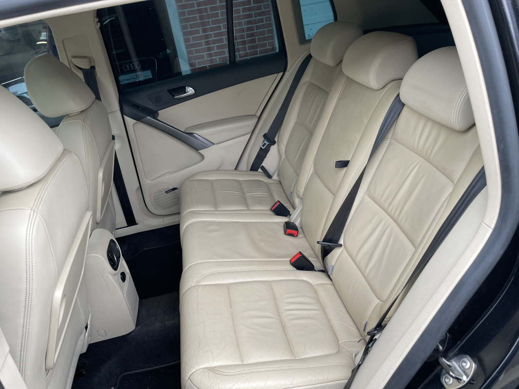 Volkswagen Tiguan — 15
