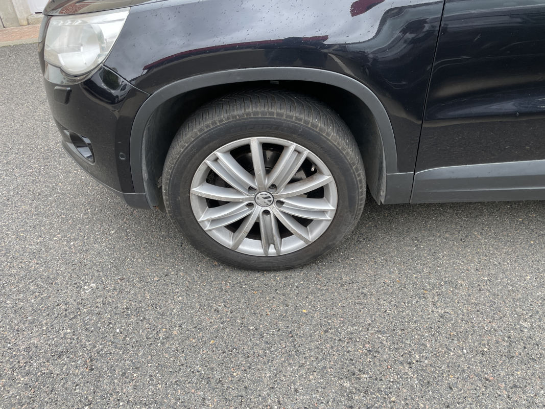 Volkswagen Tiguan — 33