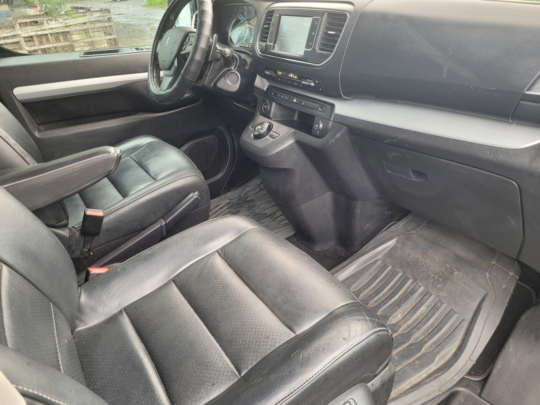 Peugeot Traveller — 3
