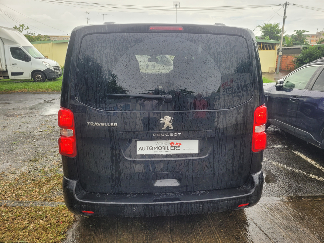 Peugeot Traveller — 9
