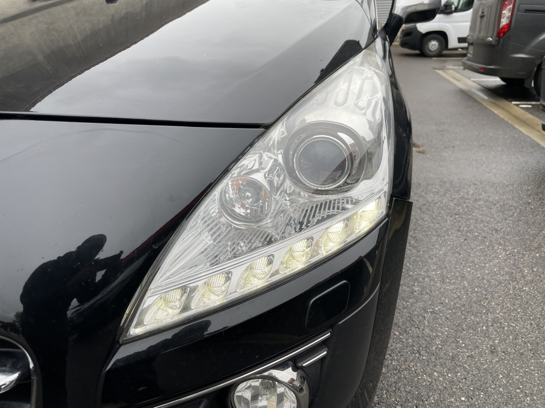 Peugeot 3008 HYbrid4 — 24