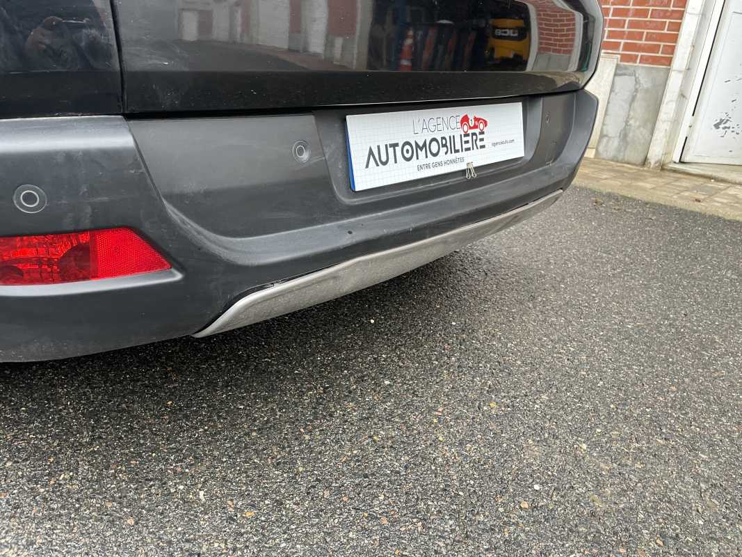 Peugeot 3008 HYbrid4 — 33