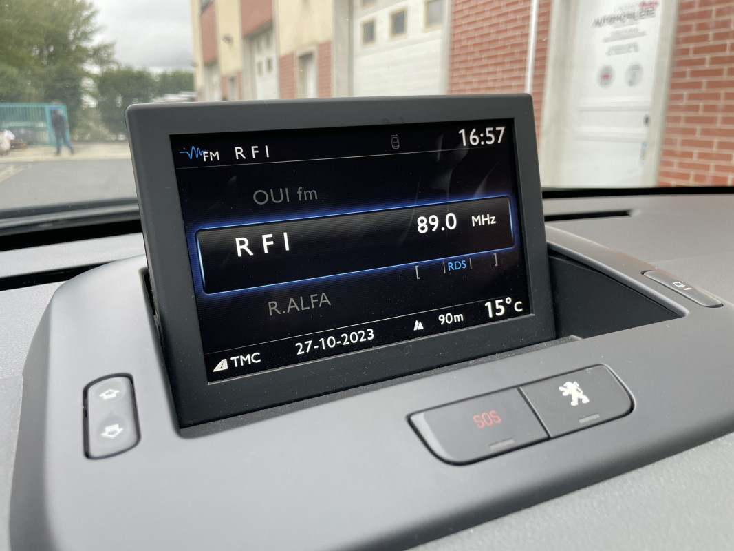 Peugeot 3008 HYbrid4 — 22