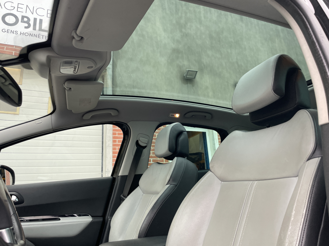 Peugeot 3008 HYbrid4 — 13