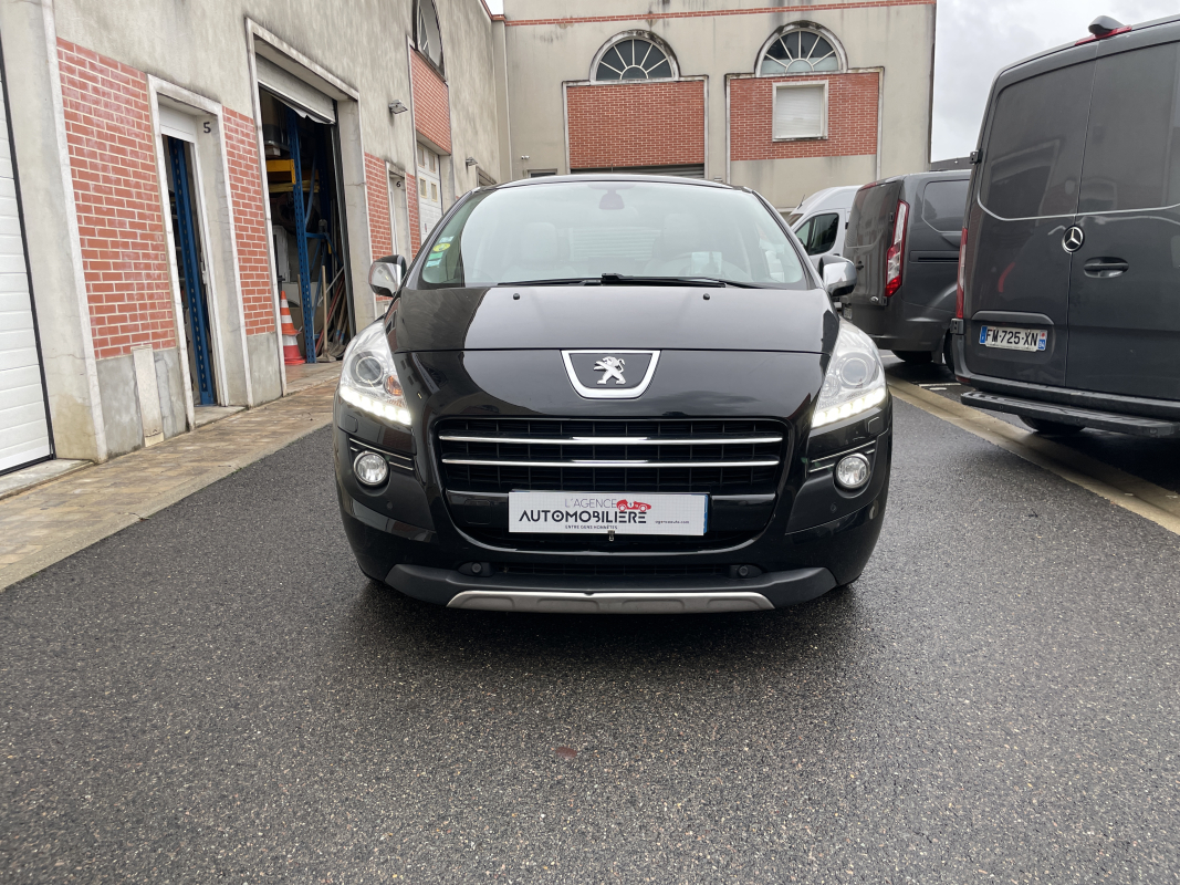 Peugeot 3008 HYbrid4 — 2