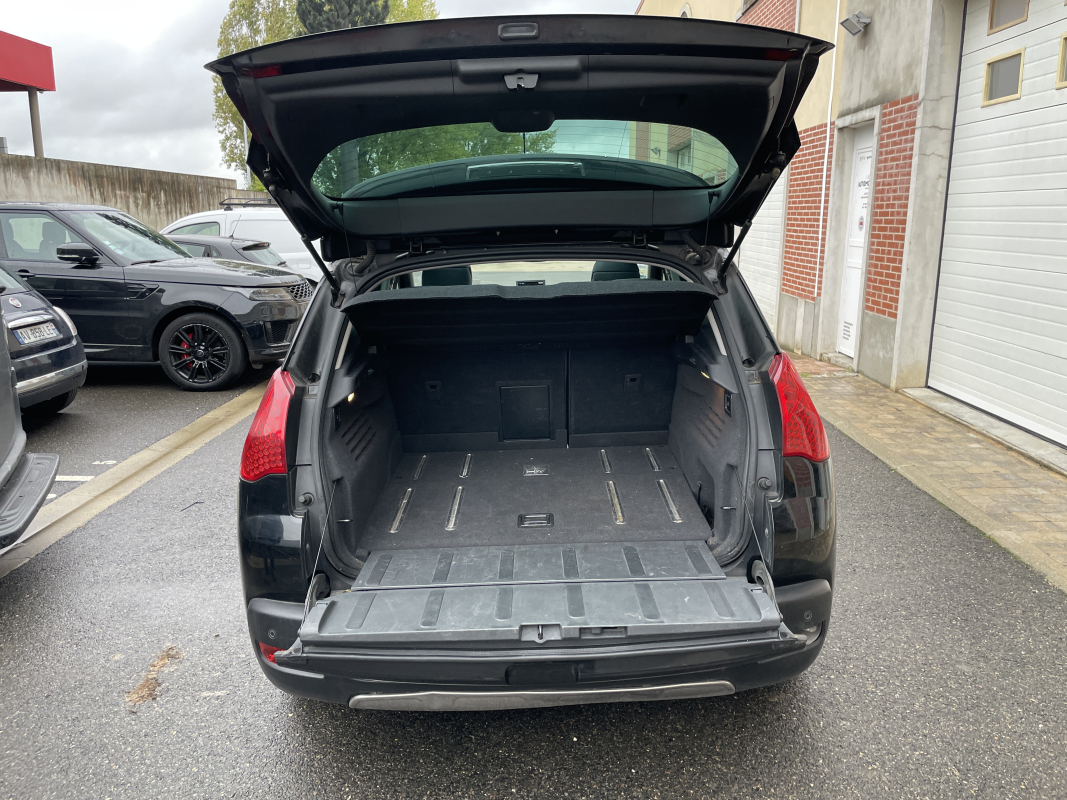 Peugeot 3008 HYbrid4 — 6