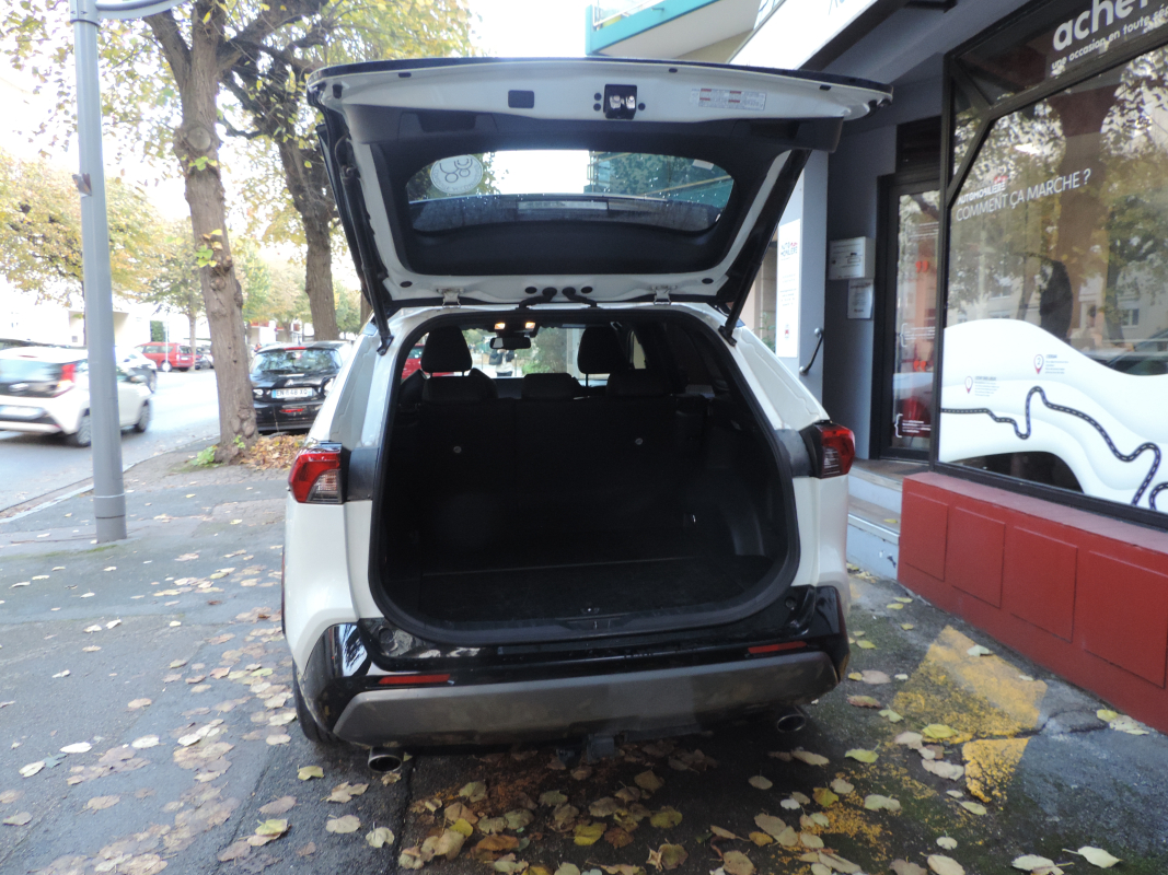 Toyota RAV4 — 8