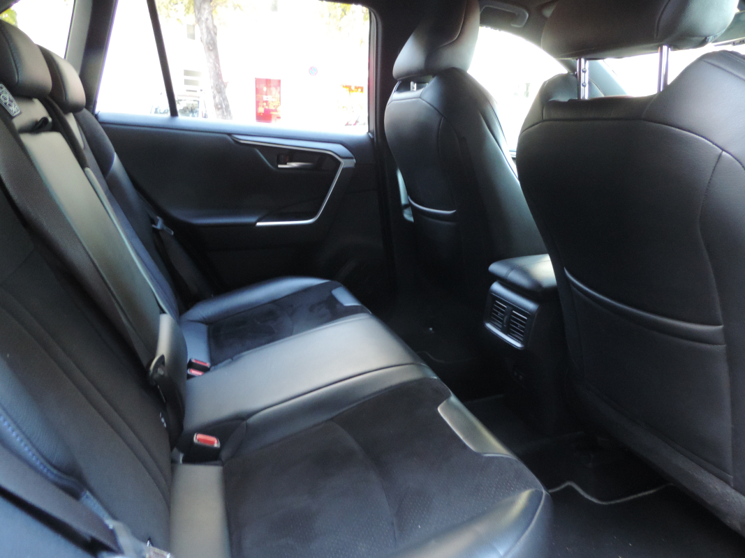 Toyota RAV4 — 16