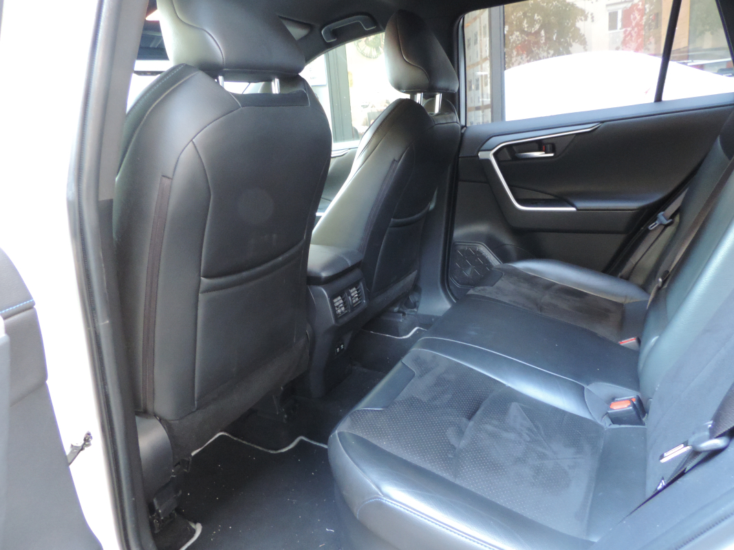 Toyota RAV4 — 18