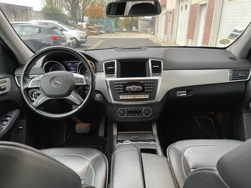 Mercedes ML — 12