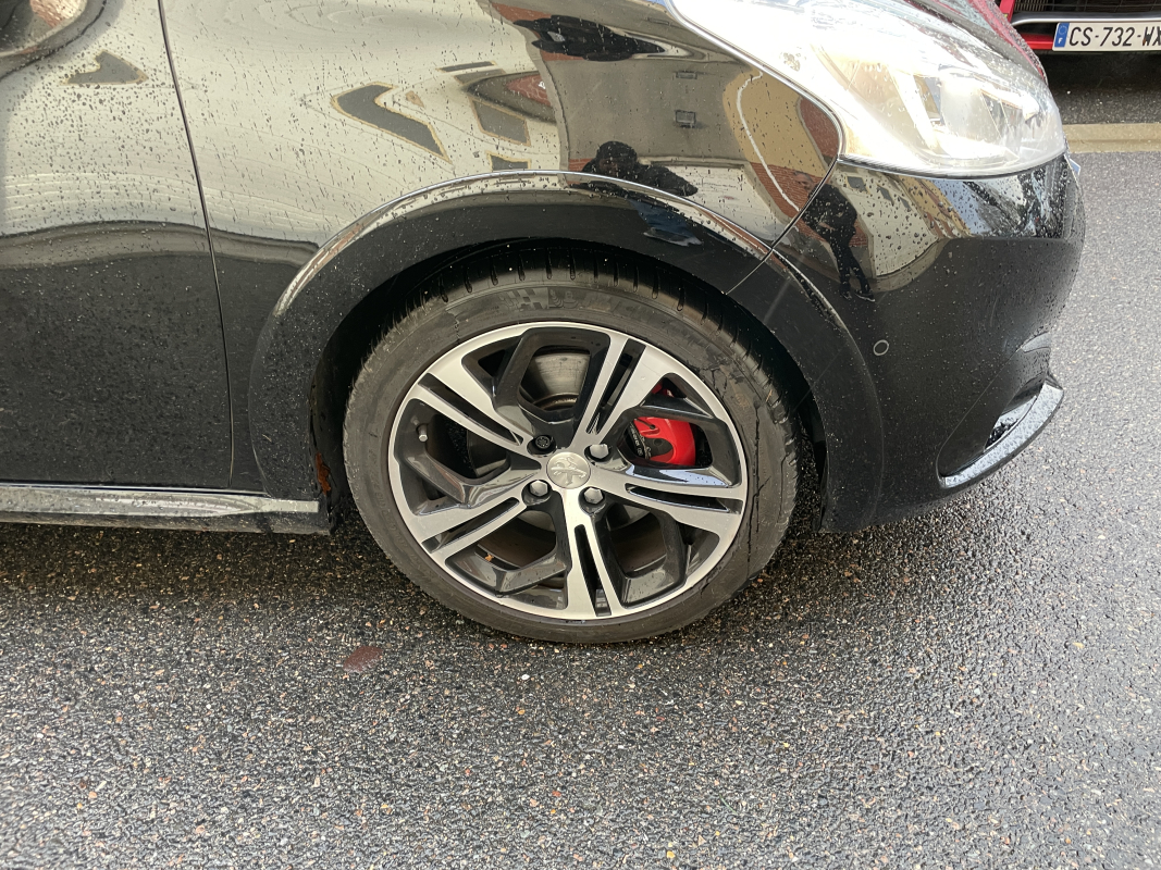 Peugeot 208 — 35