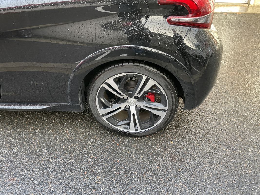 Peugeot 208 — 37