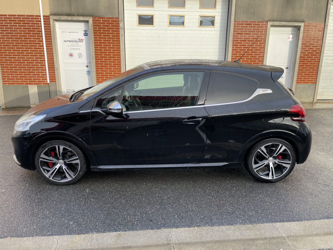 Peugeot 208 — 8