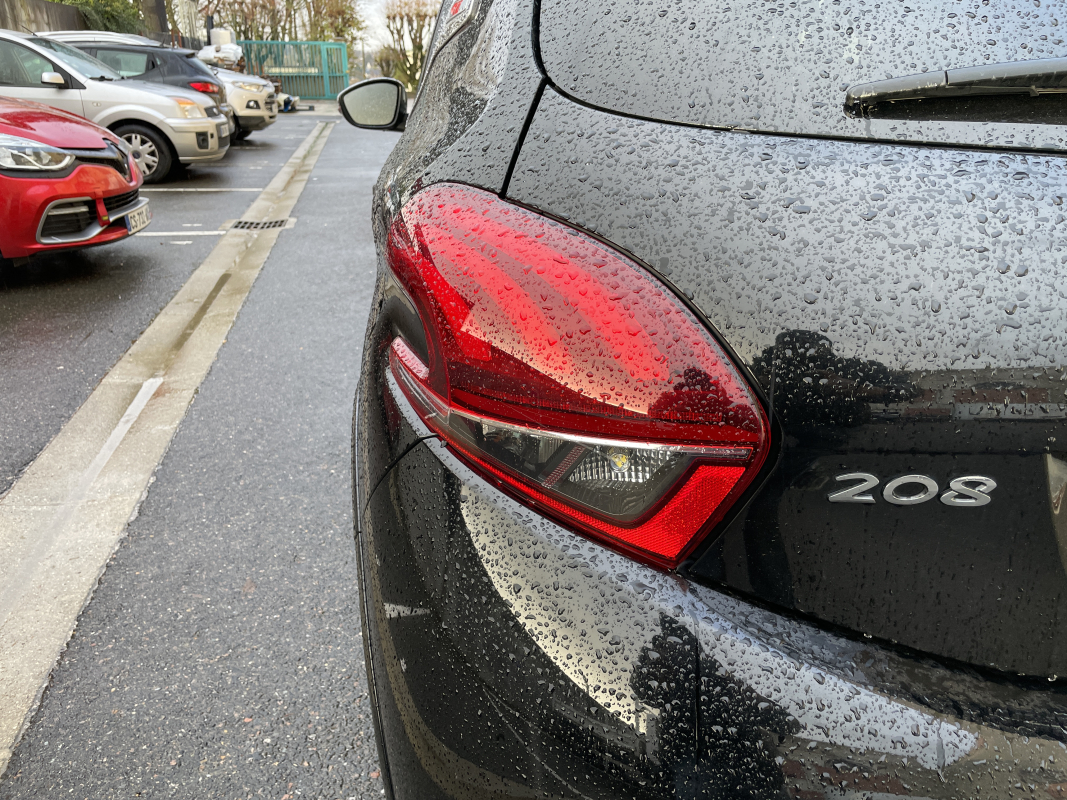 Peugeot 208 — 32