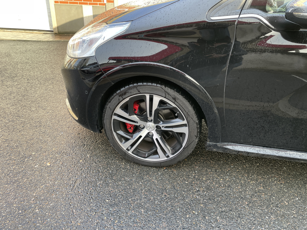 Peugeot 208 — 36