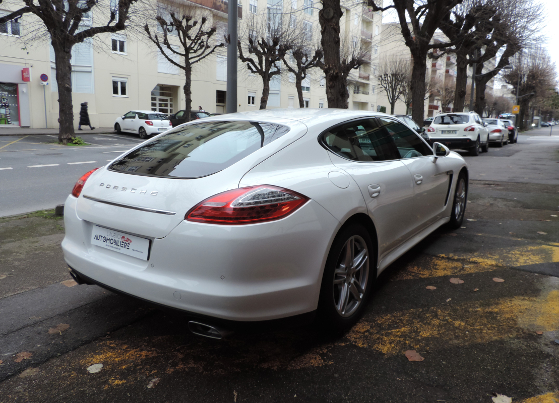 Porsche Panamera — 4