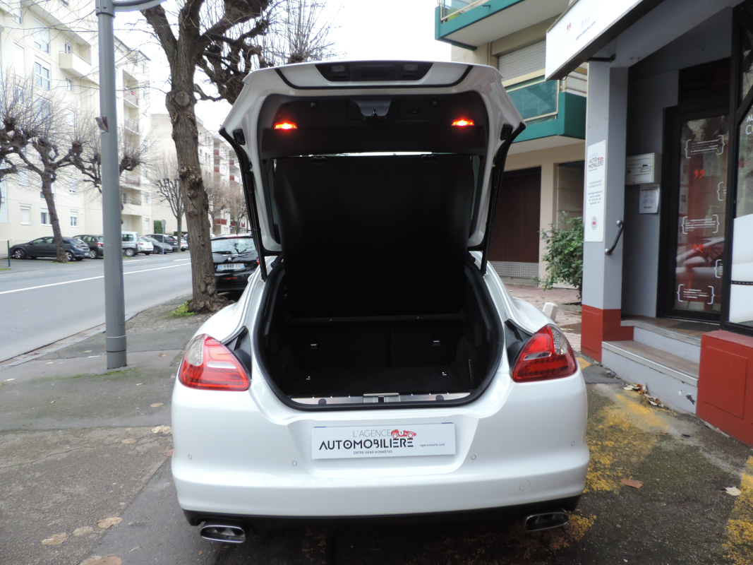 Porsche Panamera — 33